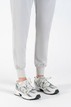 Load image into Gallery viewer, Yugen Womens Jogger Scrub pants