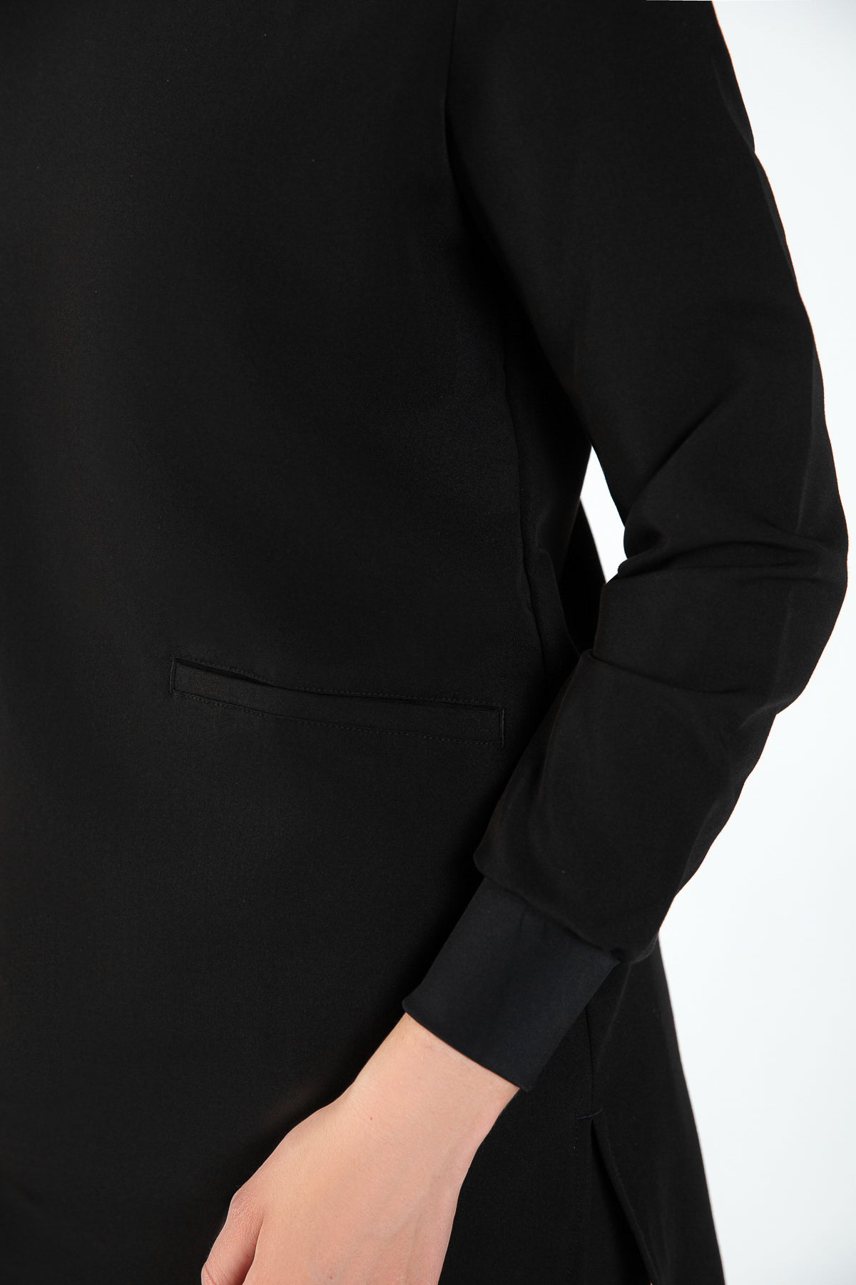 Cosa Women's Long Sleeves V Neck Top