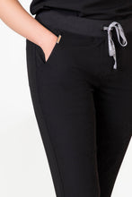 Load image into Gallery viewer, Yugen Womens Jogger Scrub pants
