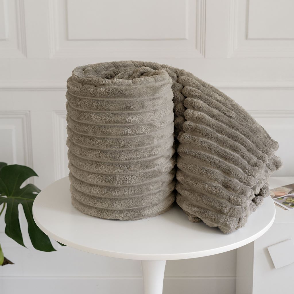 Chunky Cord Throw 10 Colours 2 Sizes