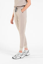 Load image into Gallery viewer, Yugen Womens Jogger Scrub pants
