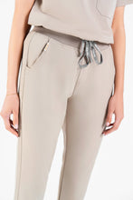 Load image into Gallery viewer, Yugen Womens Jogger Scrub pants
