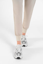 Load image into Gallery viewer, Yugen Womens Jogger Scrub pants

