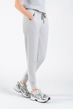 Load image into Gallery viewer, Yugen Womens Jogger Scrub pants
