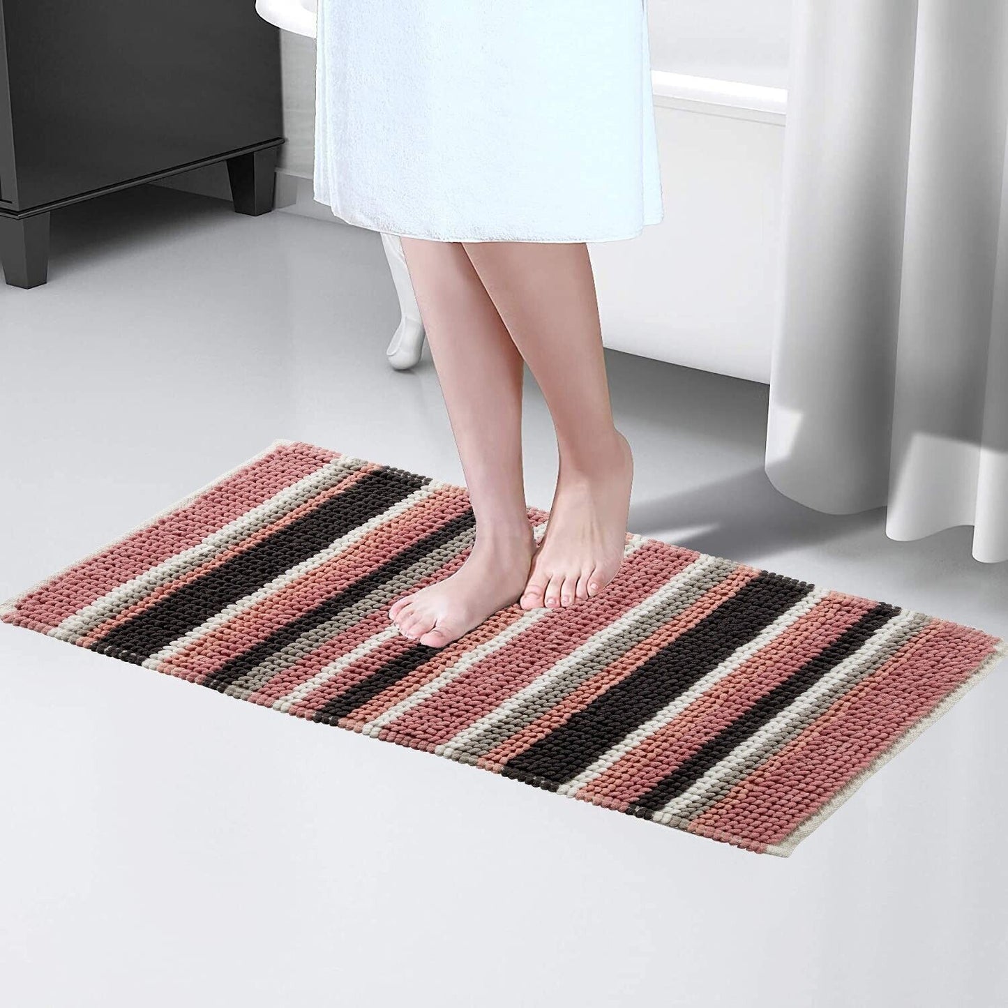 Non-Slip, Super Soft And Absorbent Bath And Shower Mat